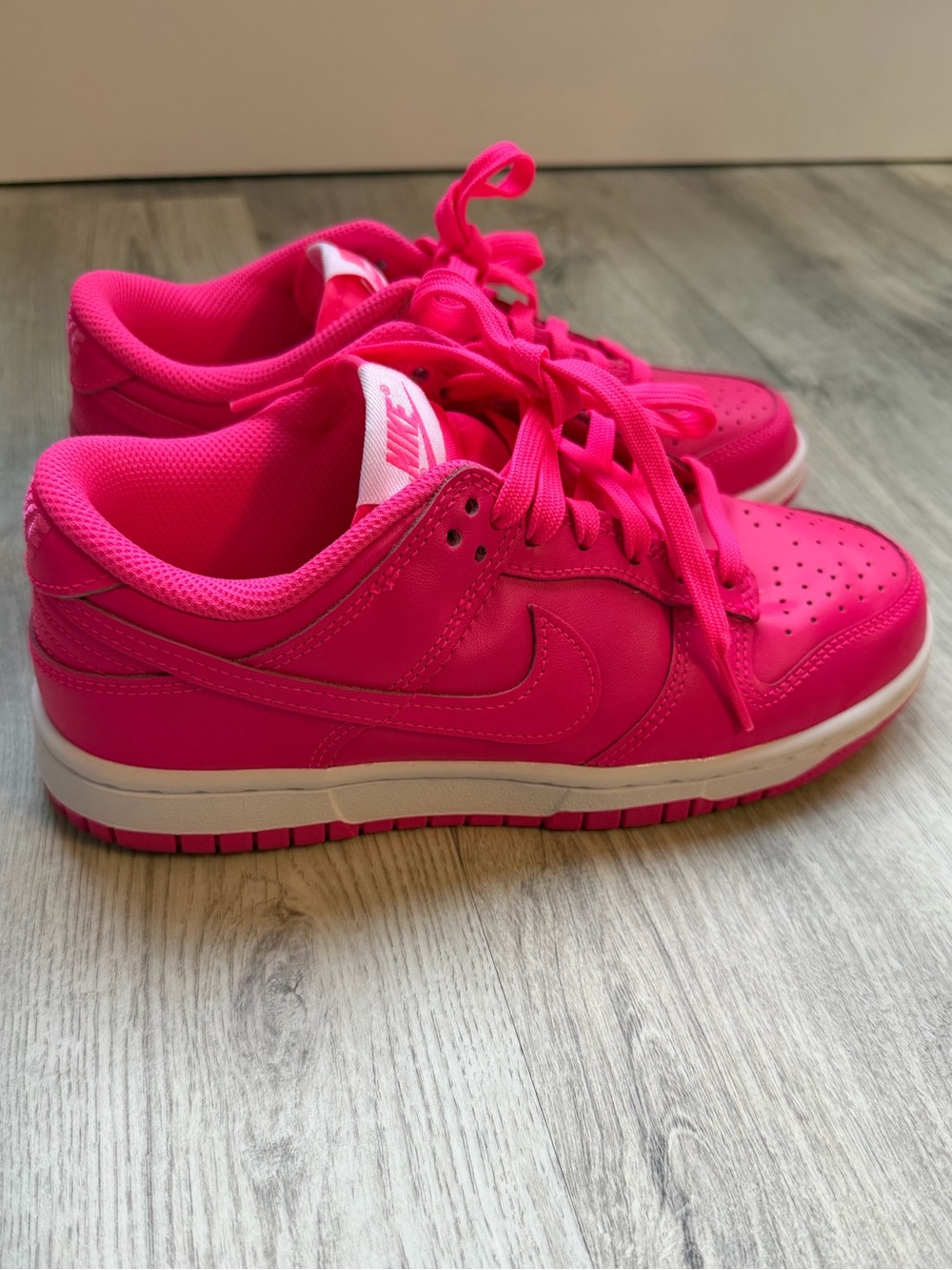 Nike Dunks - Low-Top Sneakers in Hyper Hot Pink - size 6.5